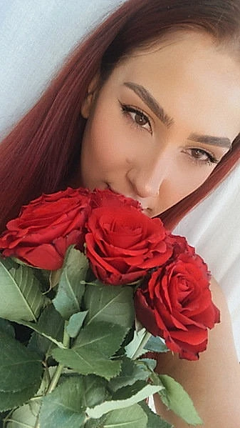 Gina - Berlin VIP Escort Bayan